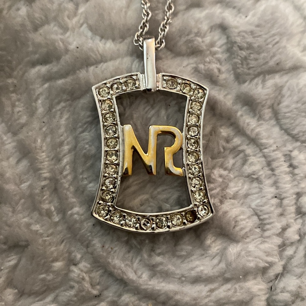 Nr Nina ricci pendant necklace